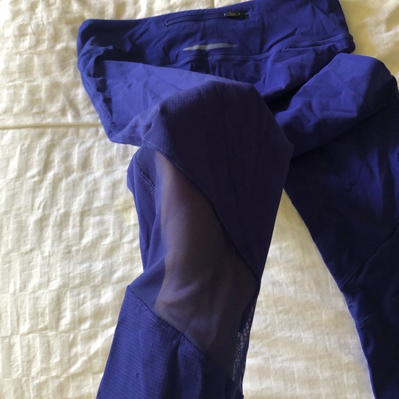 Under Armour Cropped Workout Leggings - Picture 3 of 5